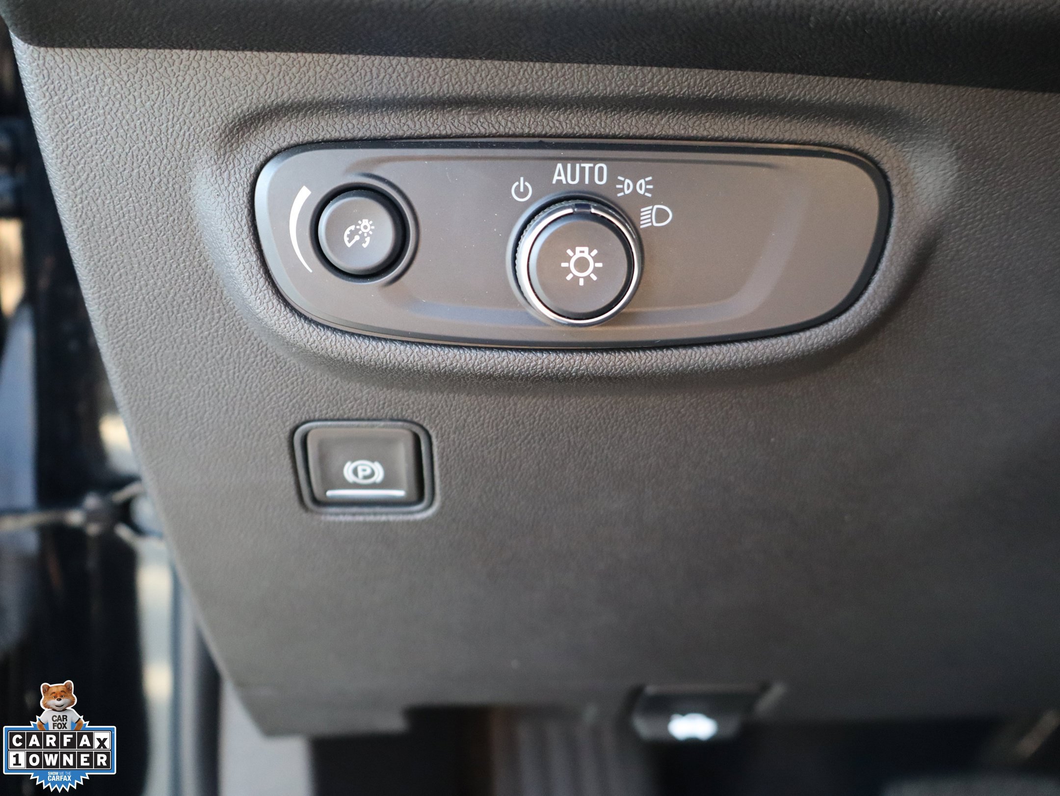 Used 2024 GMC Terrain SLE AWD/4WD image 16