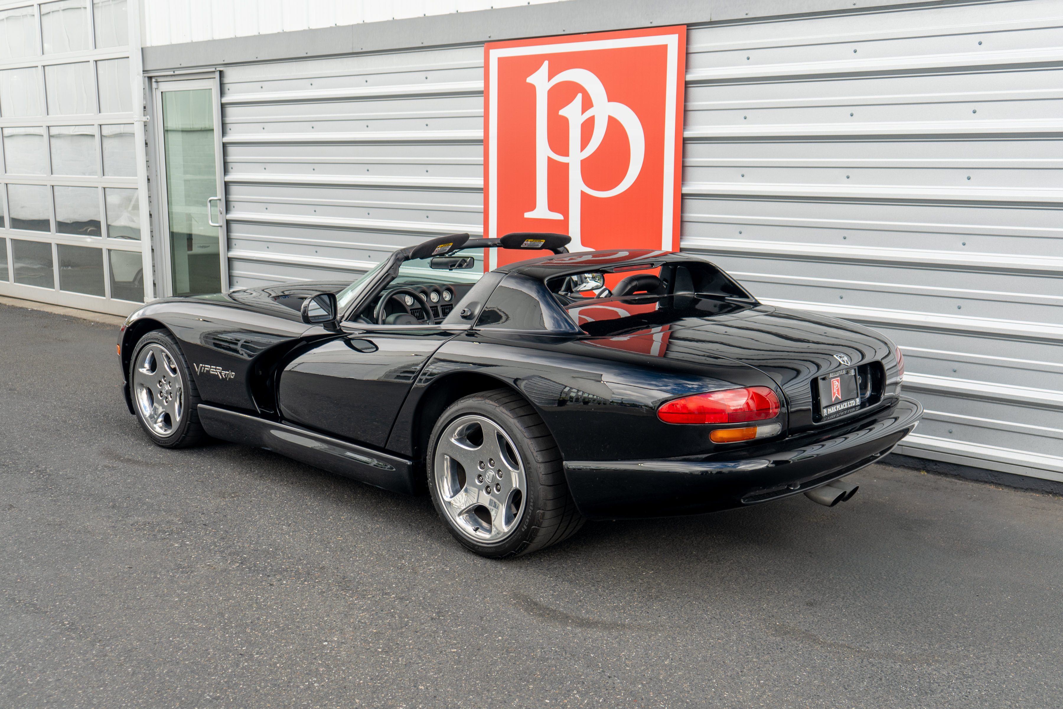 Used 2000 Dodge Viper RT/10 RWD image 36