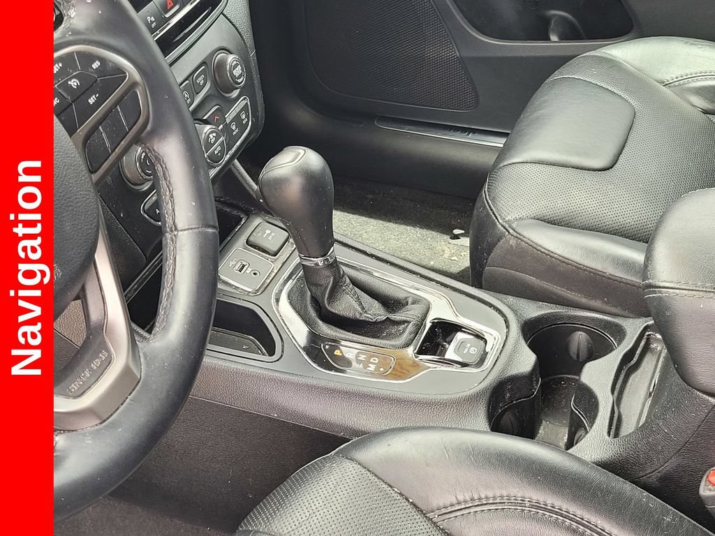 Used 2019 Jeep Cherokee Limited w/ Luxury Group FWD image 19