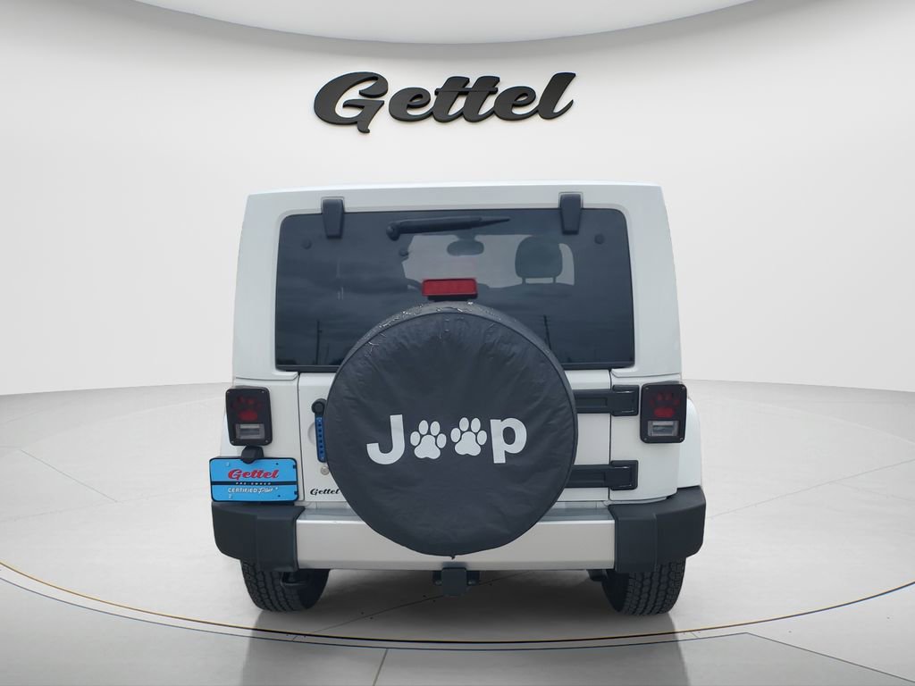 Used 2018 Jeep Wrangler Sahara w/ Connectivity Group AWD/4WD image 6