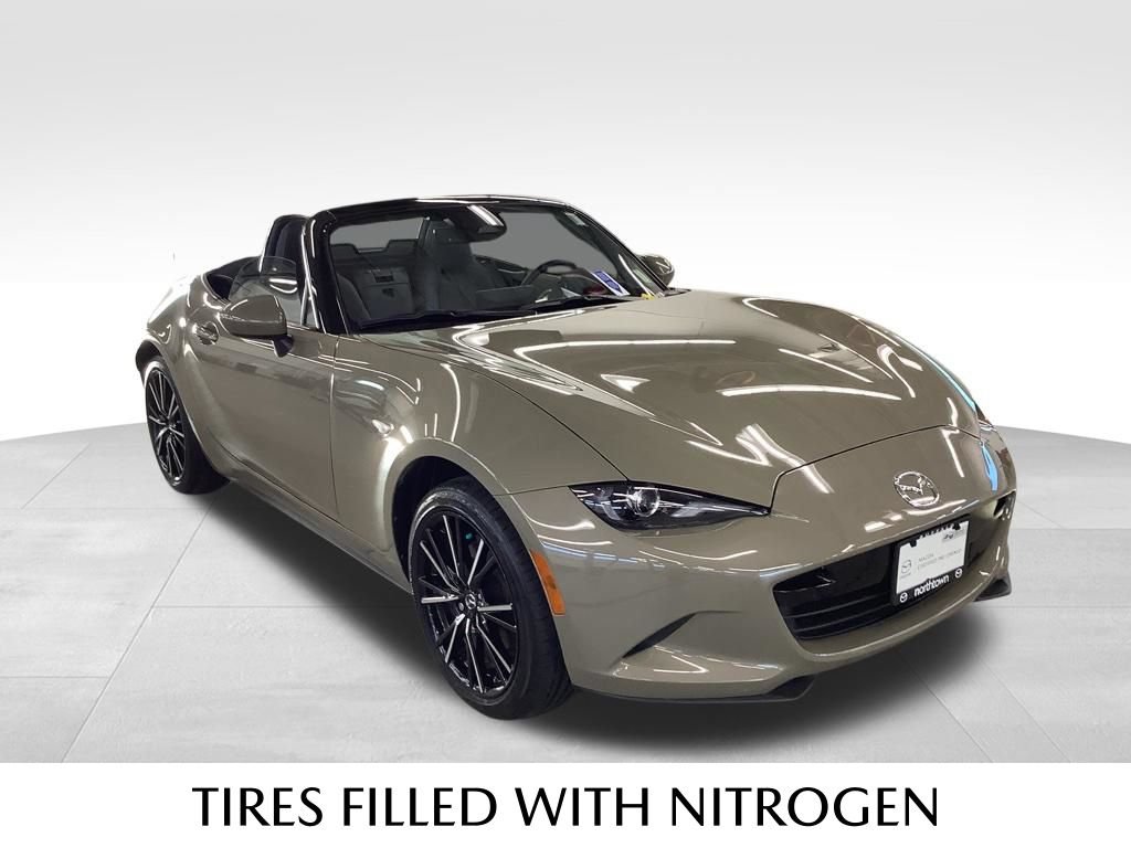Certified 2024 MAZDA MX-5 Miata Grand Touring RWD image 26