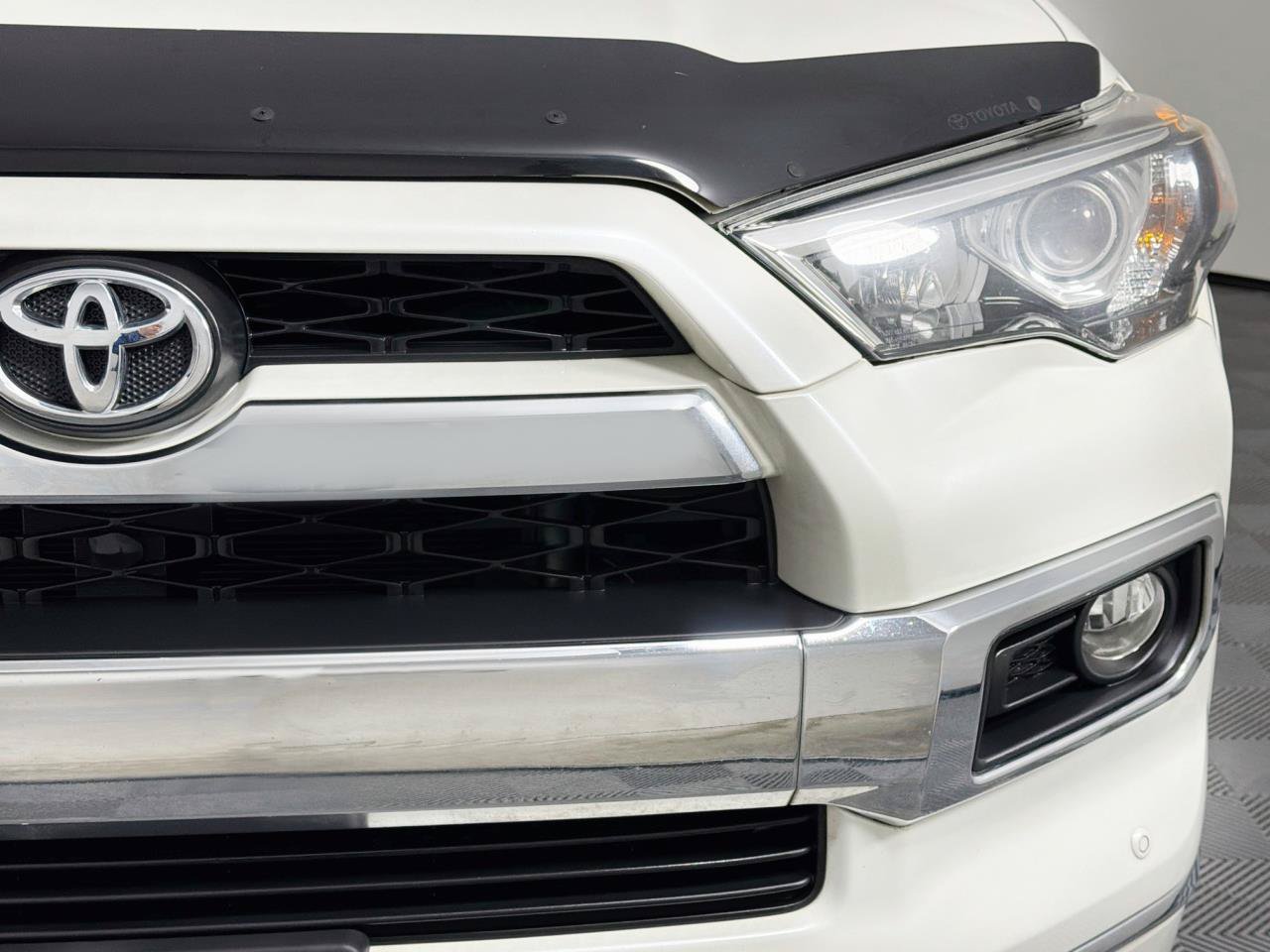 Used 2014 Toyota 4Runner Limited AWD/4WD image 4