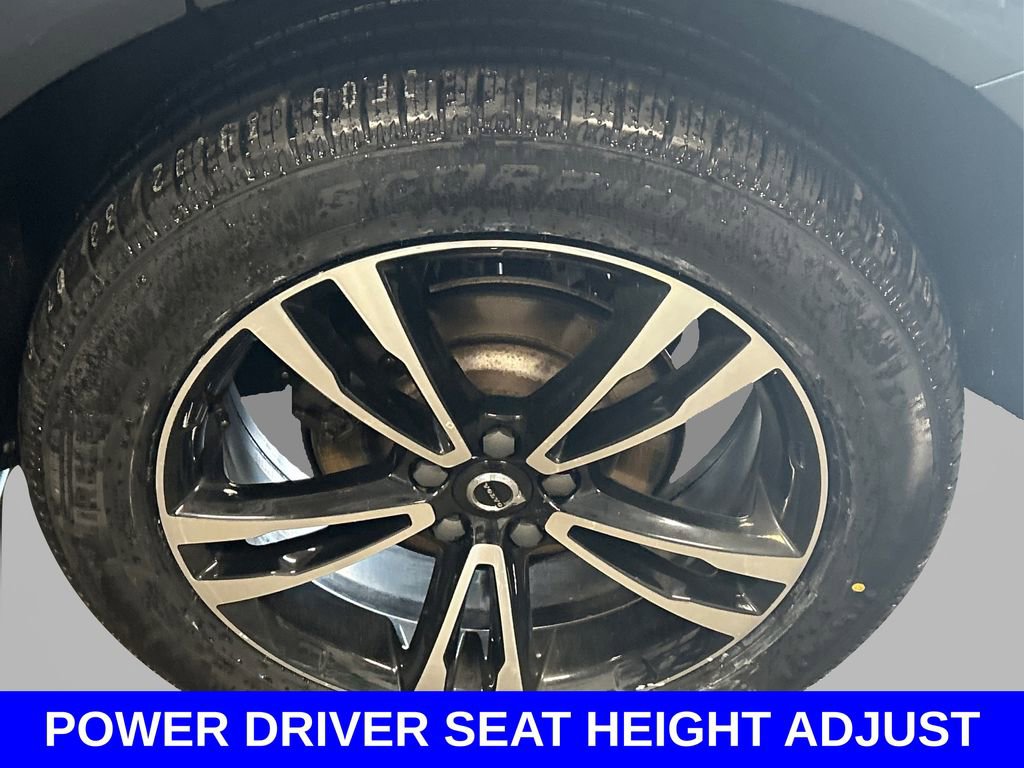 Used 2020 Volvo XC60 T5 Momentum image 13