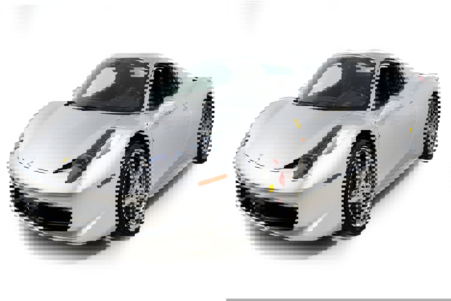 Used 2013 Ferrari 458 Spider image 2