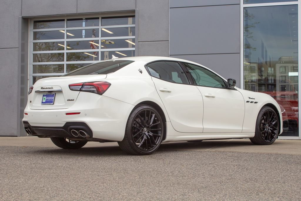 Used 2024 Maserati Ghibli Modena Q4 AWD/4WD image 10