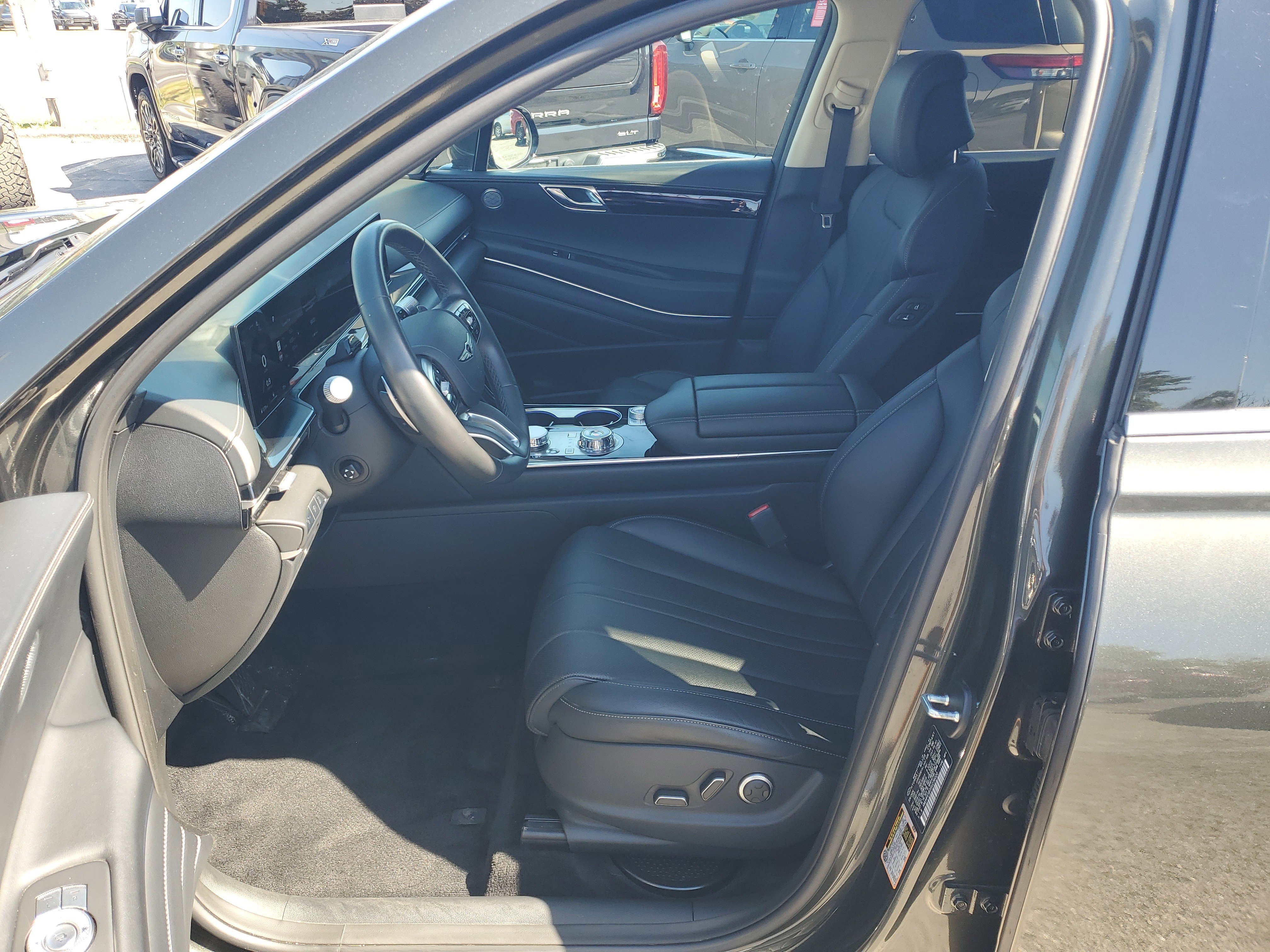 Used 2025 Genesis GV80 2.5T Standard AWD/4WD image 12