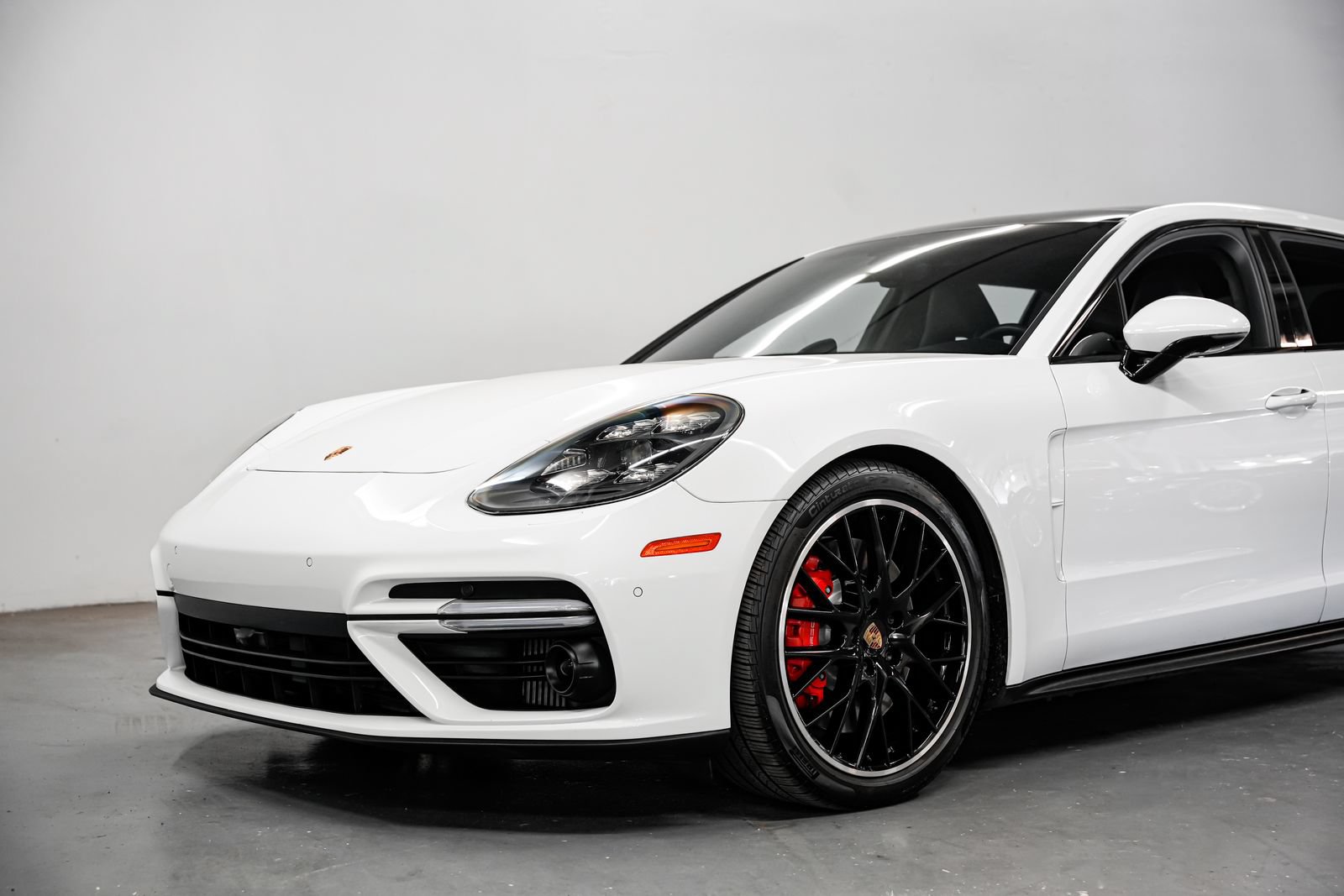 Used 2018 Porsche Panamera Turbo Sport Turismo AWD/4WD image 38