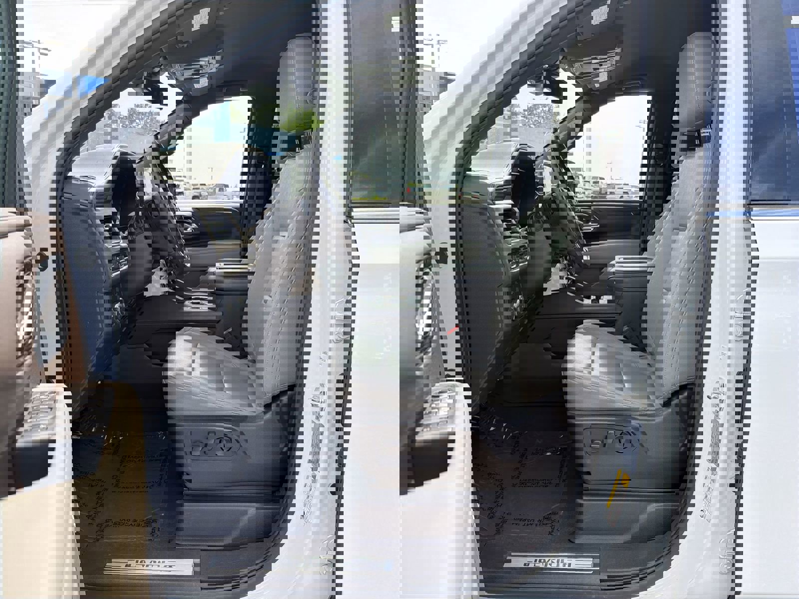 Used 2024 Chevrolet Tahoe LT RWD image 16