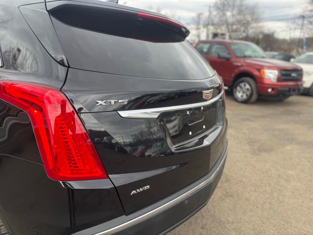 Used 2017 Cadillac XT5 Luxury w/ Driver Awareness Package AWD/4WD image 12