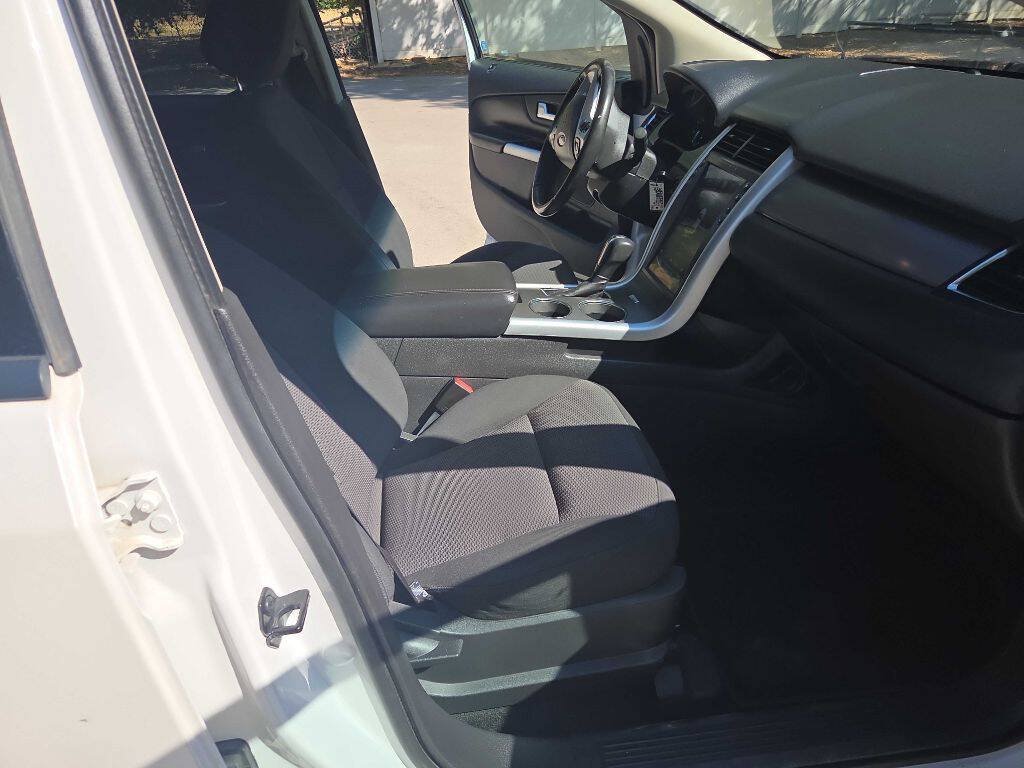 Used 2013 Ford Edge SEL FWD image 18