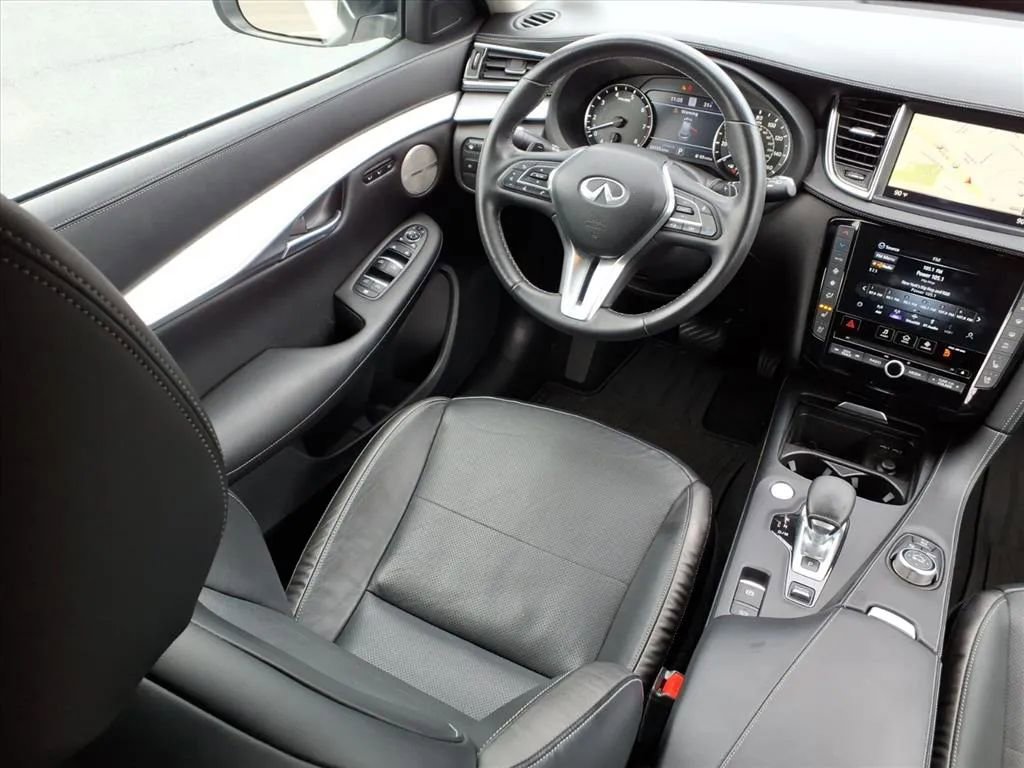 Used 2022 INFINITI QX50 Essential image 17