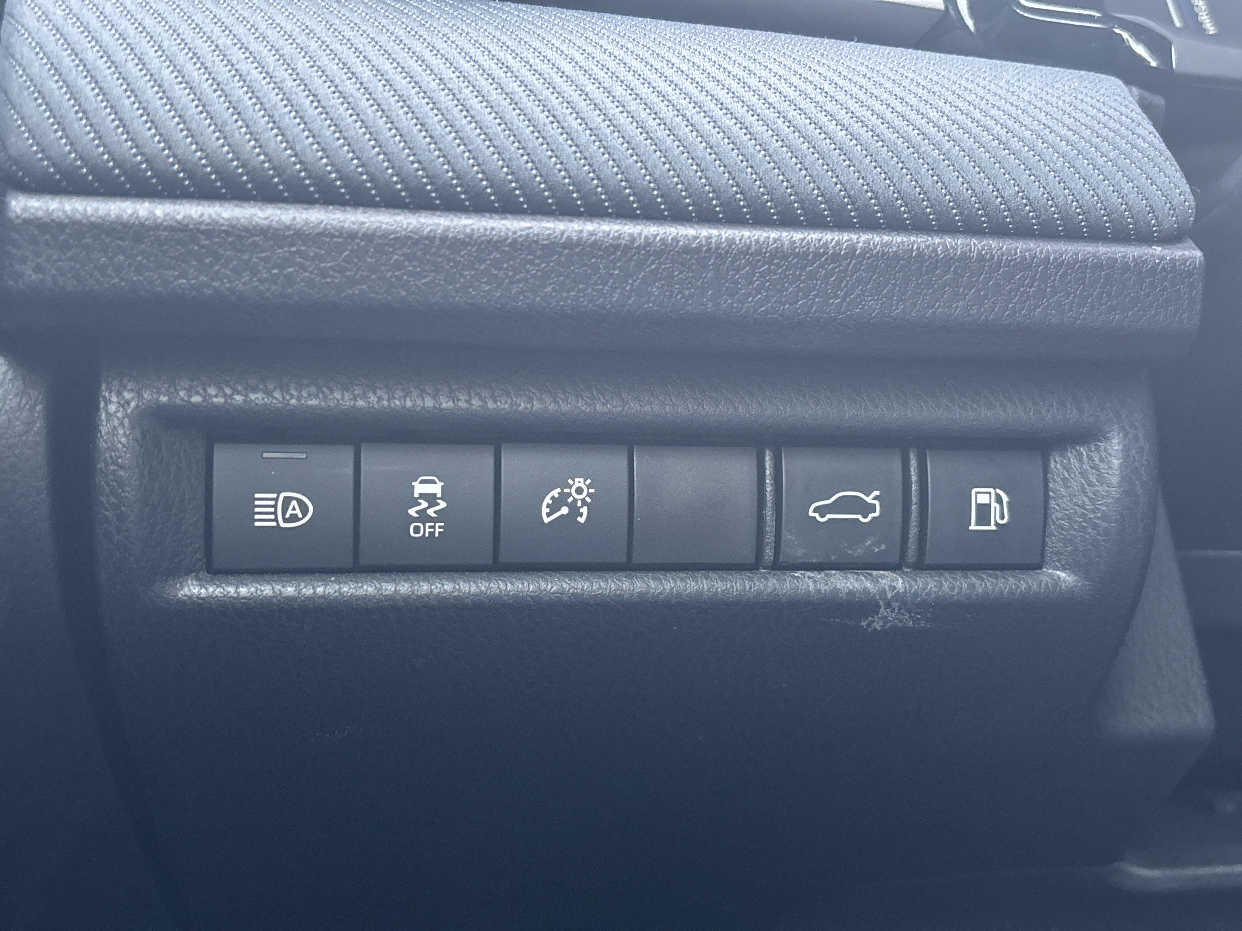 Used 2025 Toyota Camry SE image 28