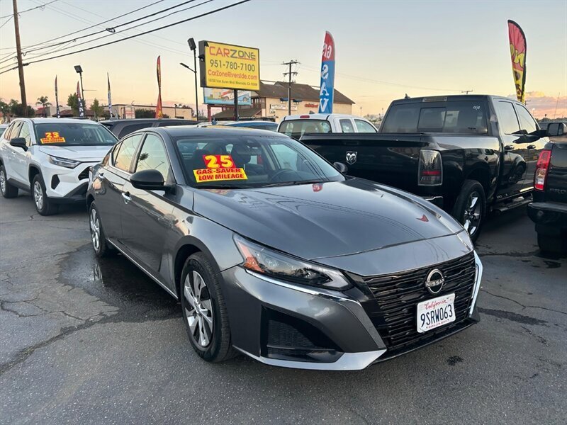 Used 2025 Nissan Altima 2.5 S image 19