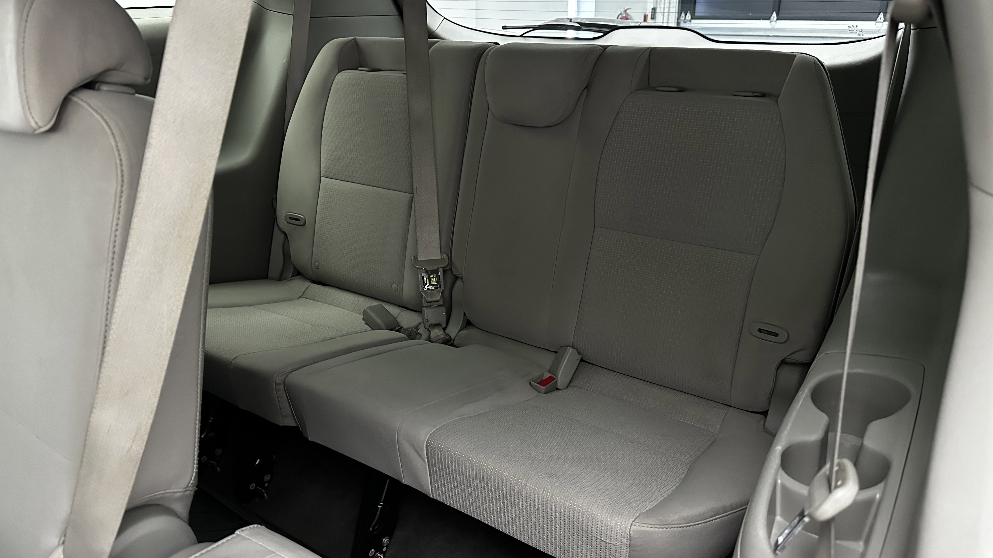 Used 2018 Kia Sedona LX image 24