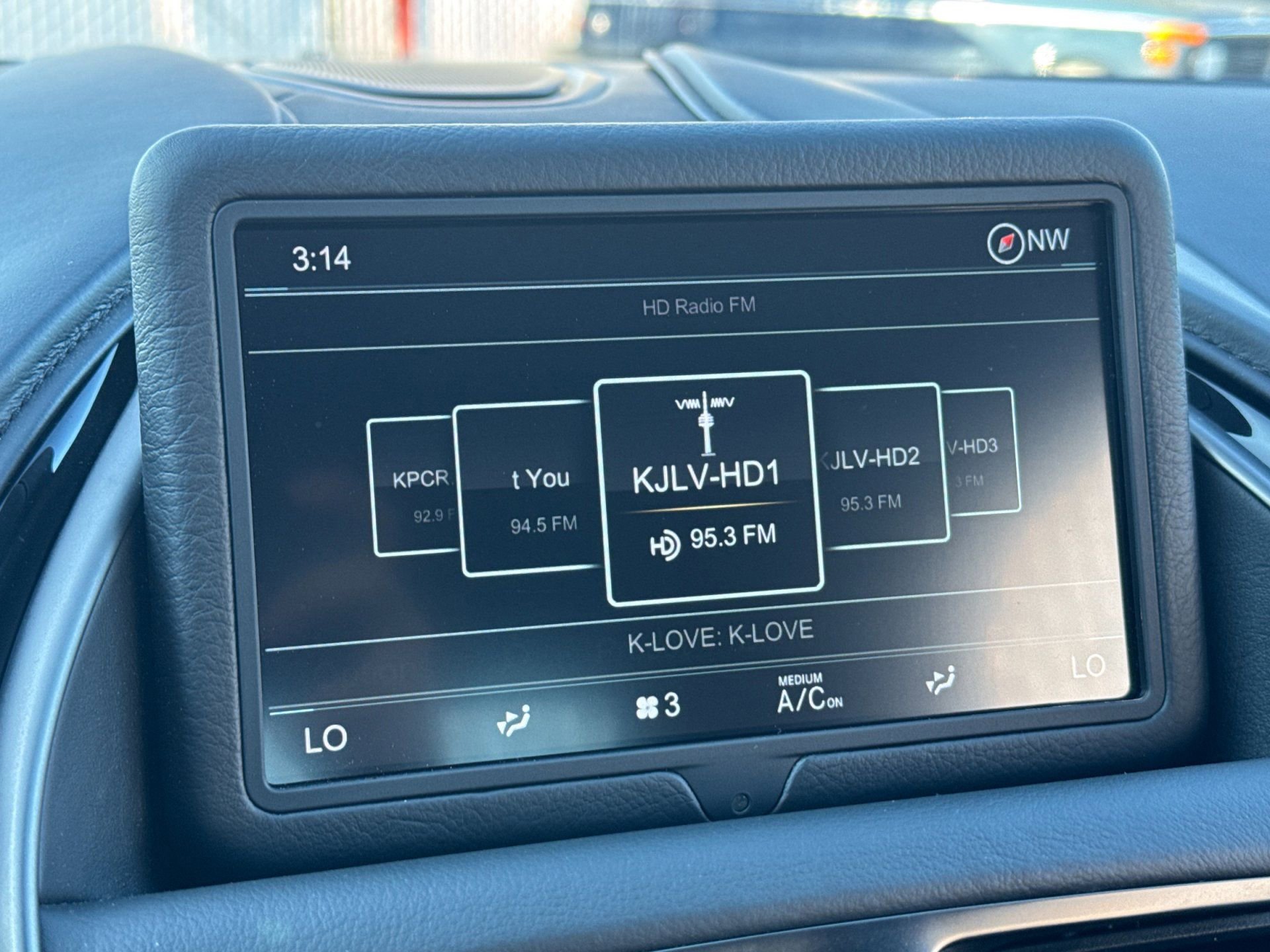 Used 2020 Aston Martin DBS Superleggera Volante image 17