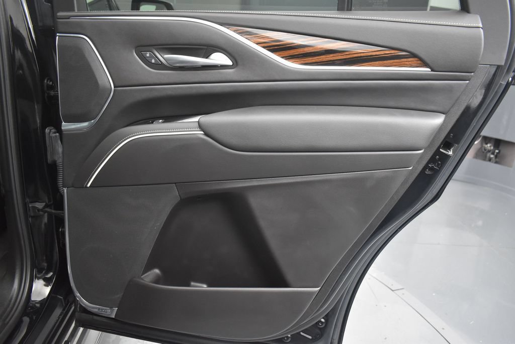 Certified 2024 Cadillac Escalade Premium Luxury w/ Performance Package AWD/4WD image 36