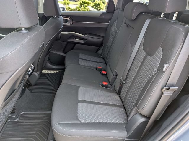 Used 2025 Kia Sorento LX FWD image 15
