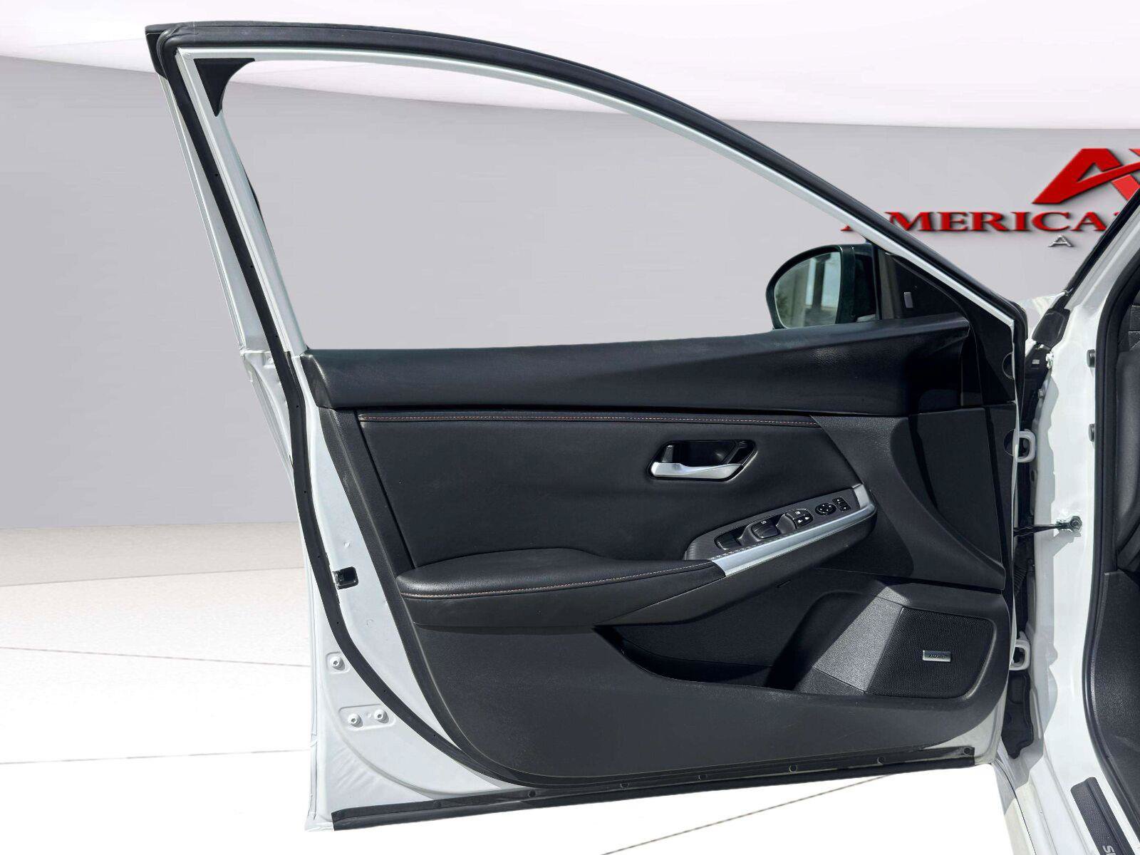 Used 2024 Nissan Sentra SR w/ SR Premium Package FWD image 17