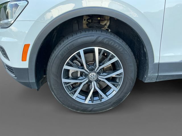 Used 2020 Volkswagen Tiguan SE w/ Panoramic Sunroof Package AWD/4WD image 15