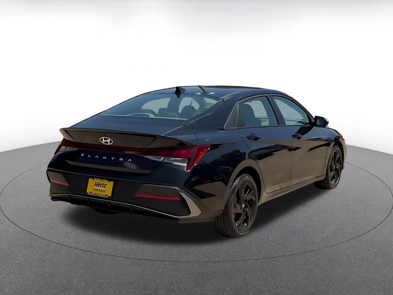 Used 2026 Hyundai Elantra Sport FWD image 13