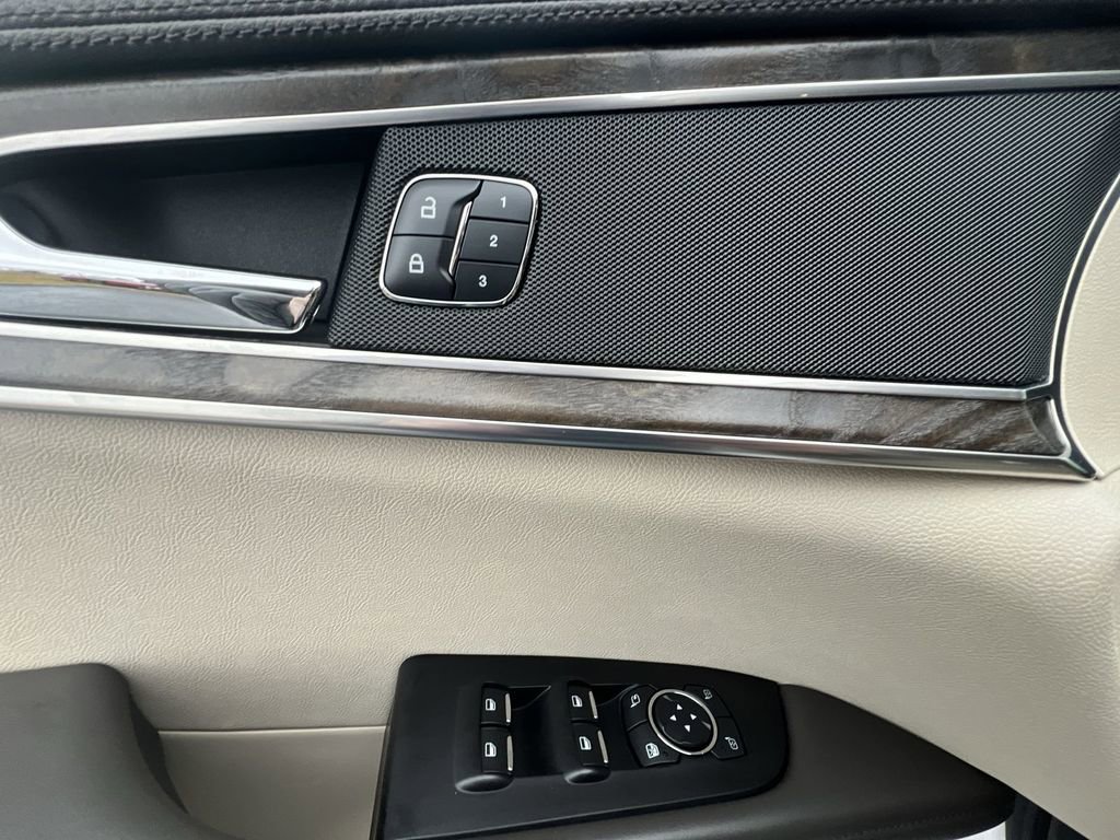 Used 2018 Lincoln MKX Select w/ Select Plus Package image 23