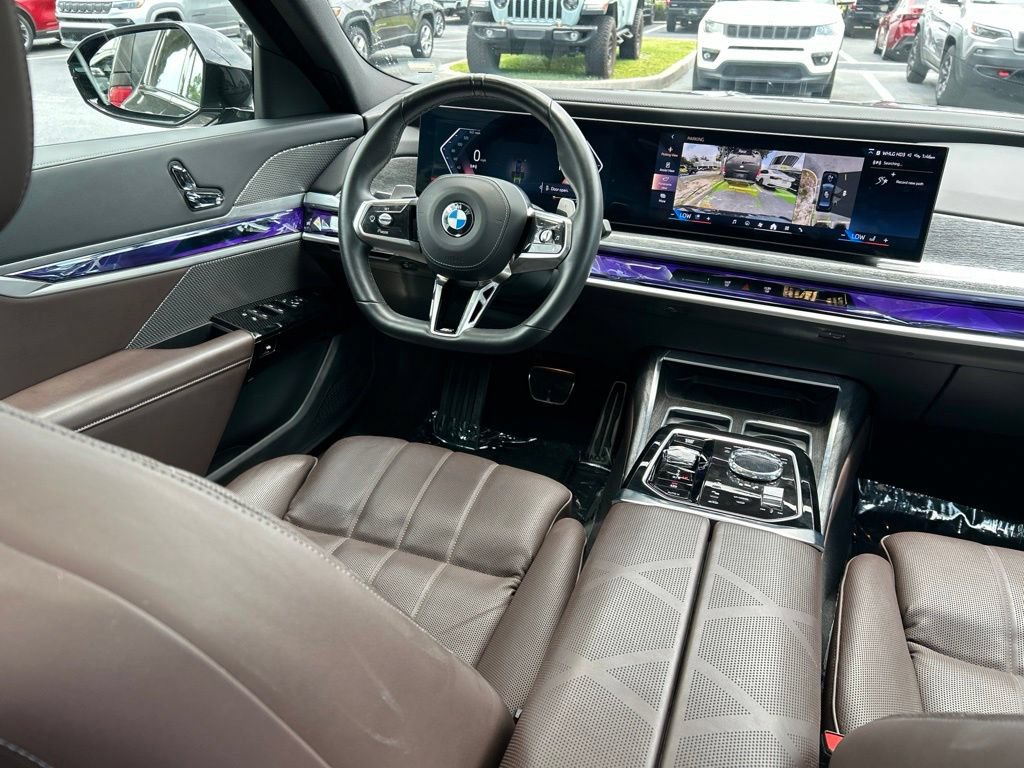 Used 2025 BMW 740i RWD image 9