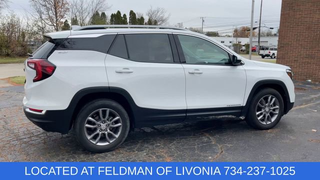 Used 2024 GMC Terrain SLT image 8