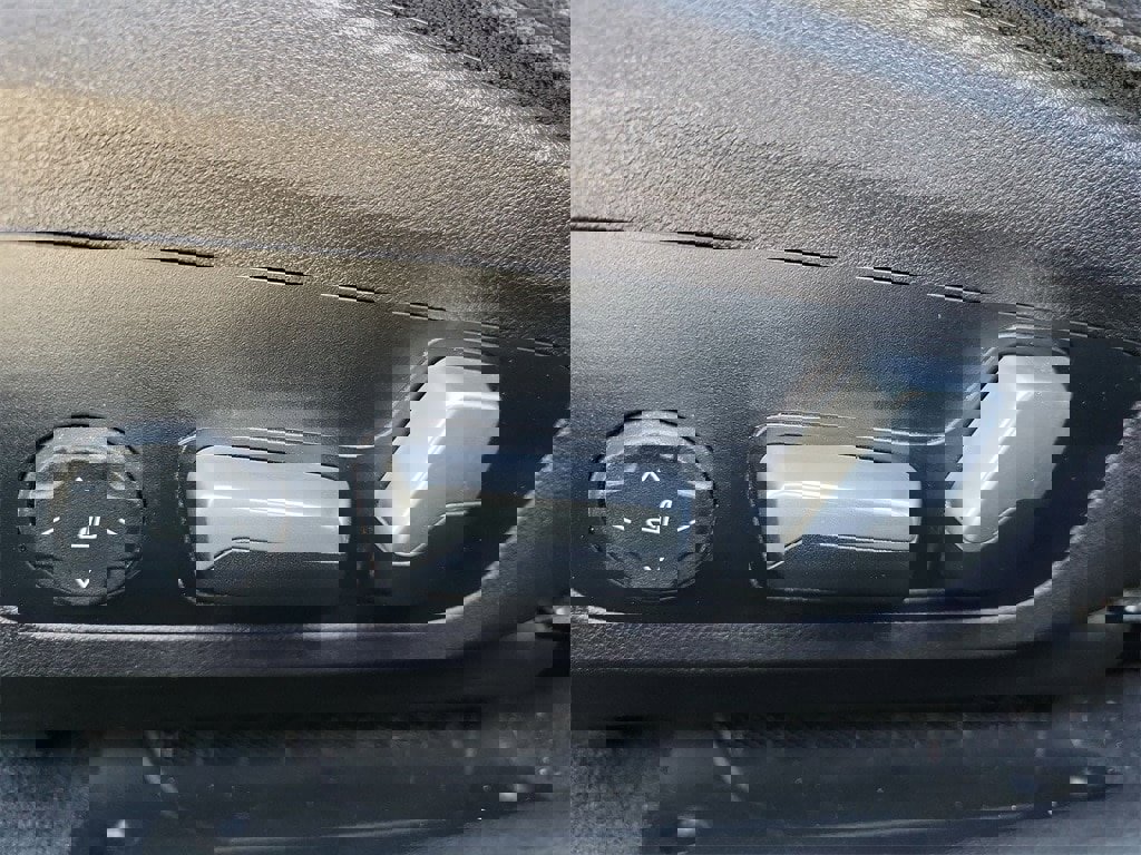 Used 2023 BMW 330i Sedan image 17