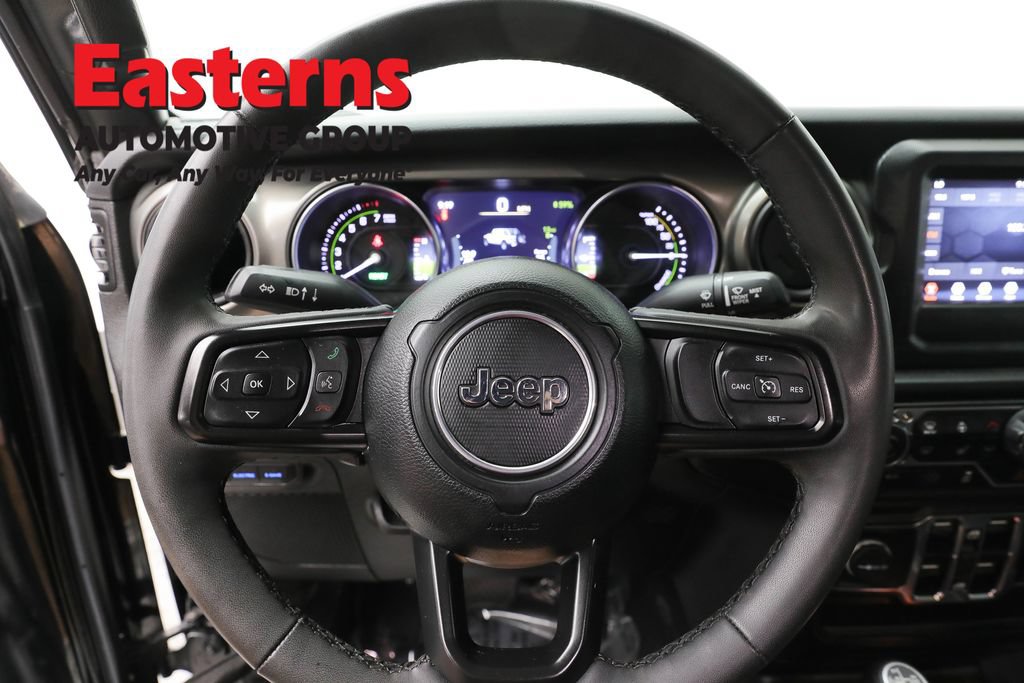 Used 2023 Jeep Wrangler Unlimited w/ Cold Weather Group AWD/4WD image 10