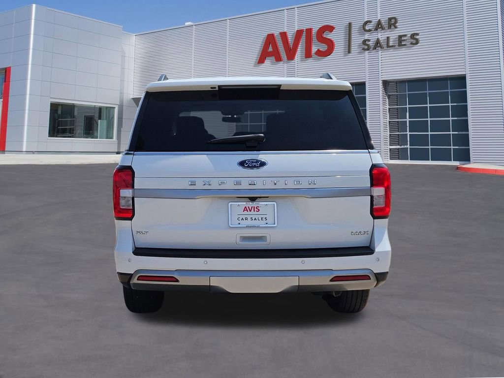 Used 2023 Ford Expedition Max XLT image 5