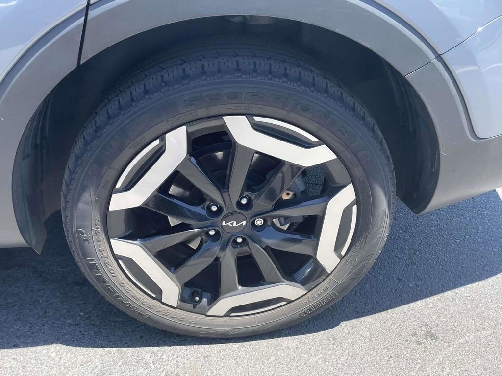 Used 2023 Kia Telluride EX w/ EX Captain's Chair Package FWD image 31