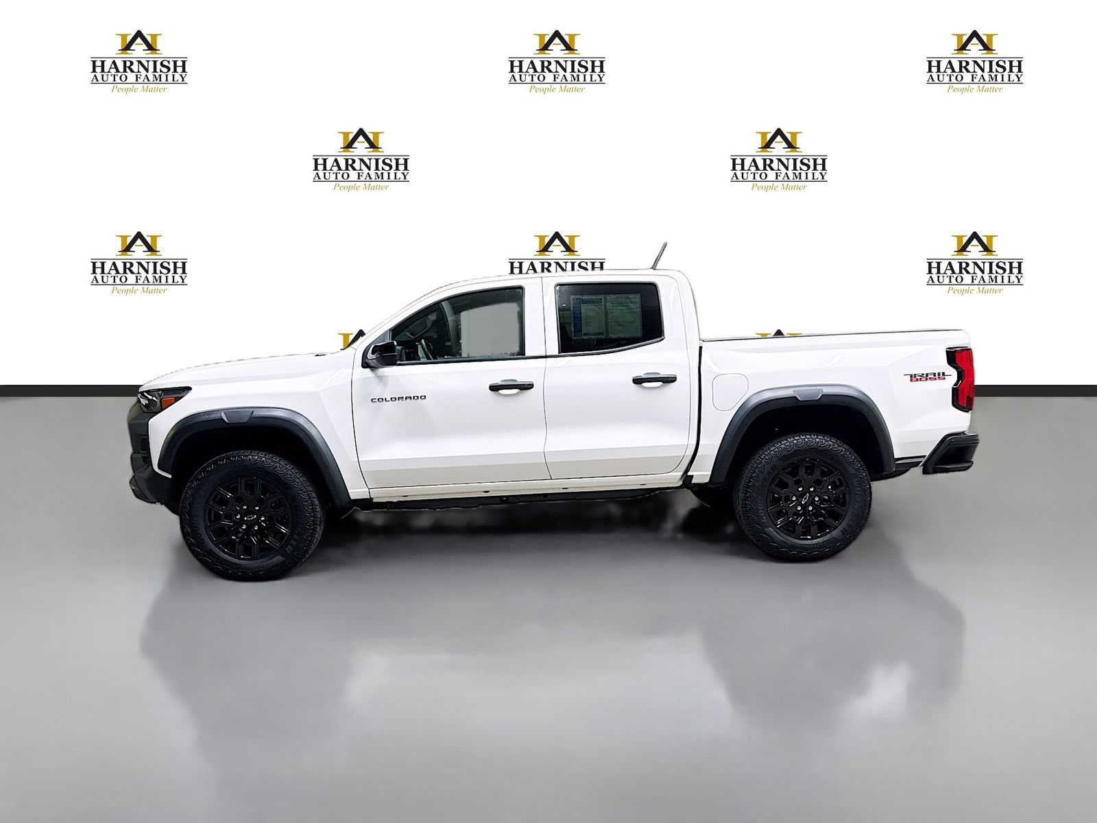 Used 2024 Chevrolet Colorado Trail Boss w/ Advanced Trailering Package AWD/4WD image 10