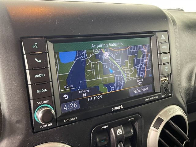 Used 2018 Jeep Wrangler Unlimited Sahara w/ Connectivity Group AWD/4WD image 8