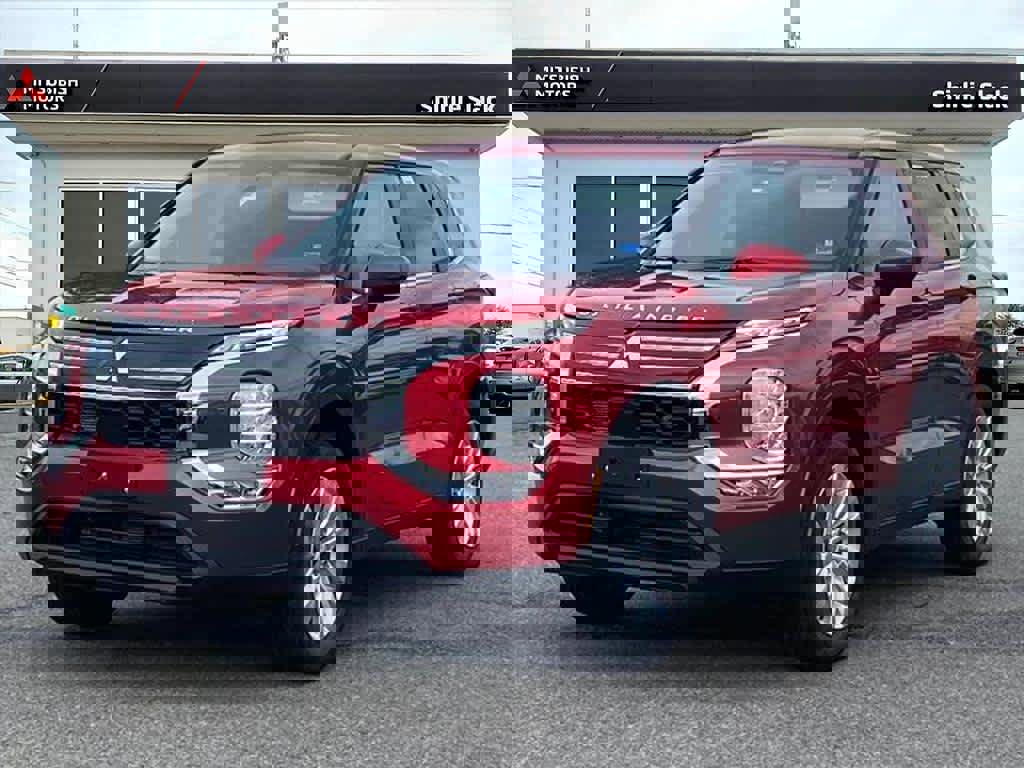 New 2026 Mitsubishi Outlander ES image 1