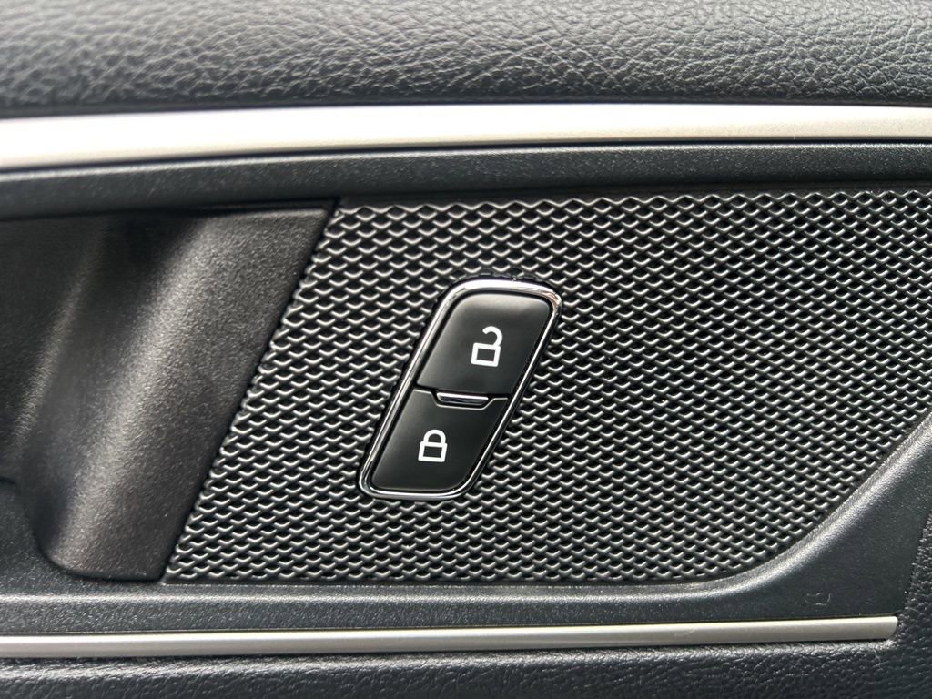 Used 2022 Ford Edge SEL image 13