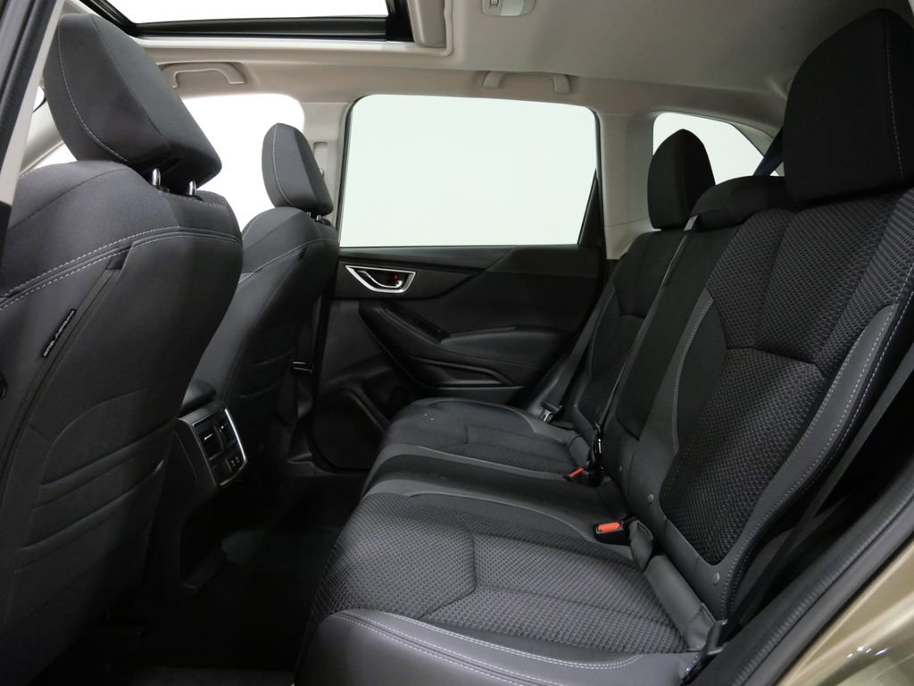 Used 2023 Subaru Forester Premium AWD/4WD image 26