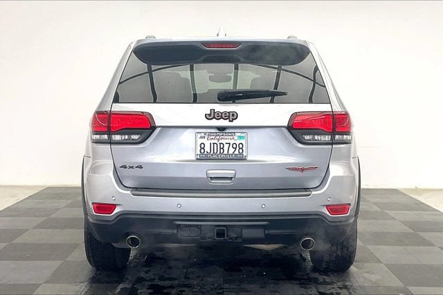 Used 2018 Jeep Grand Cherokee Trailhawk w/ Trailhawk Luxury Group AWD/4WD image 3