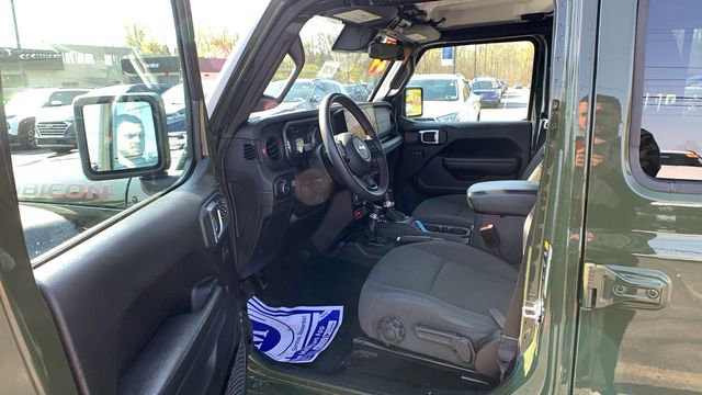 Used 2024 Jeep Wrangler Unlimited Rubicon AWD/4WD image 9