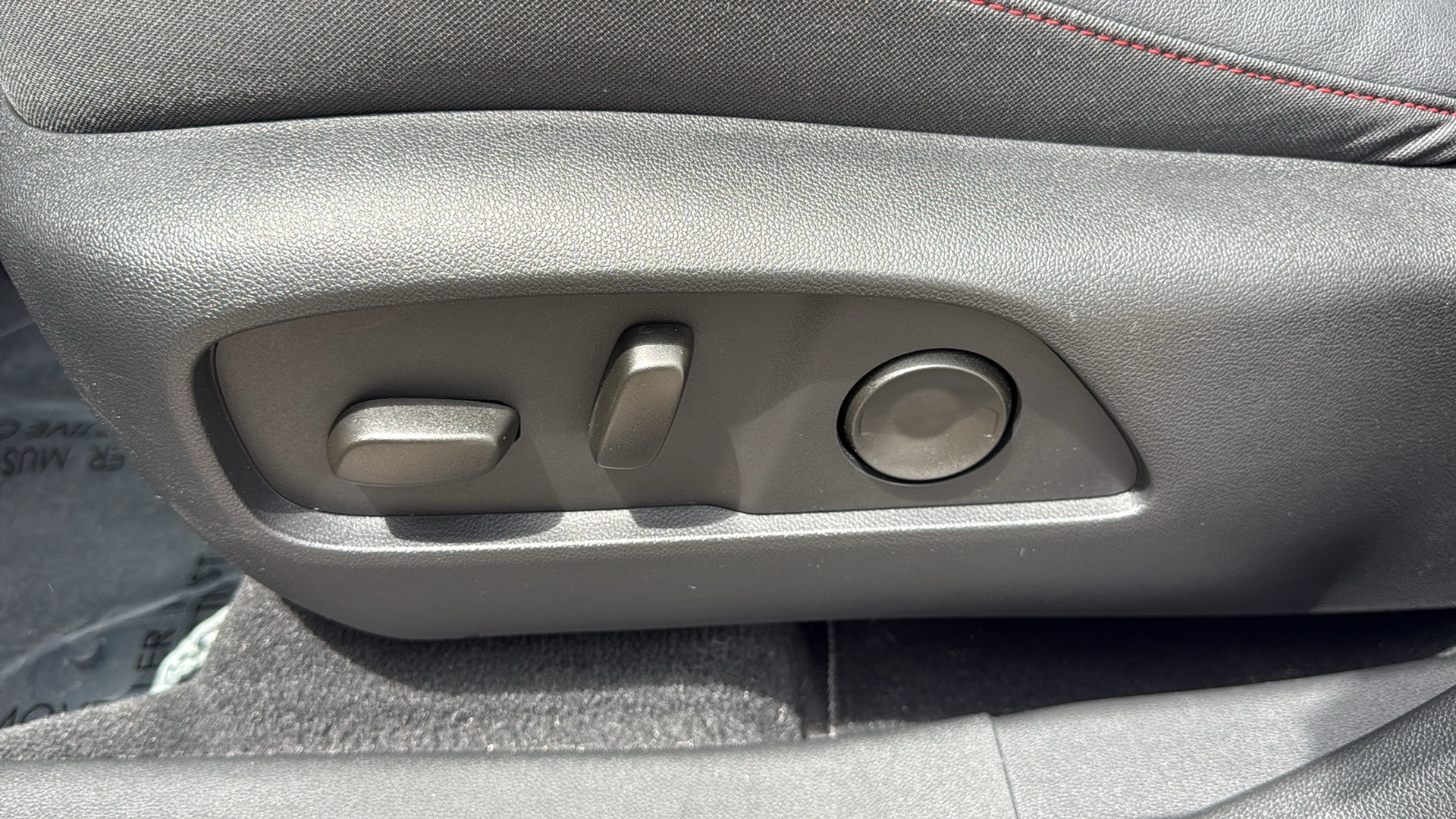 Used 2025 Chevrolet Equinox RS AWD/4WD image 12