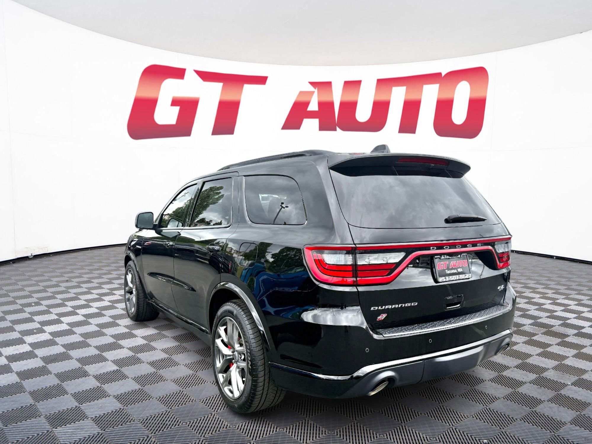 Used 2023 Dodge Durango R/T w/ Tow 'N Go Group AWD/4WD image 3