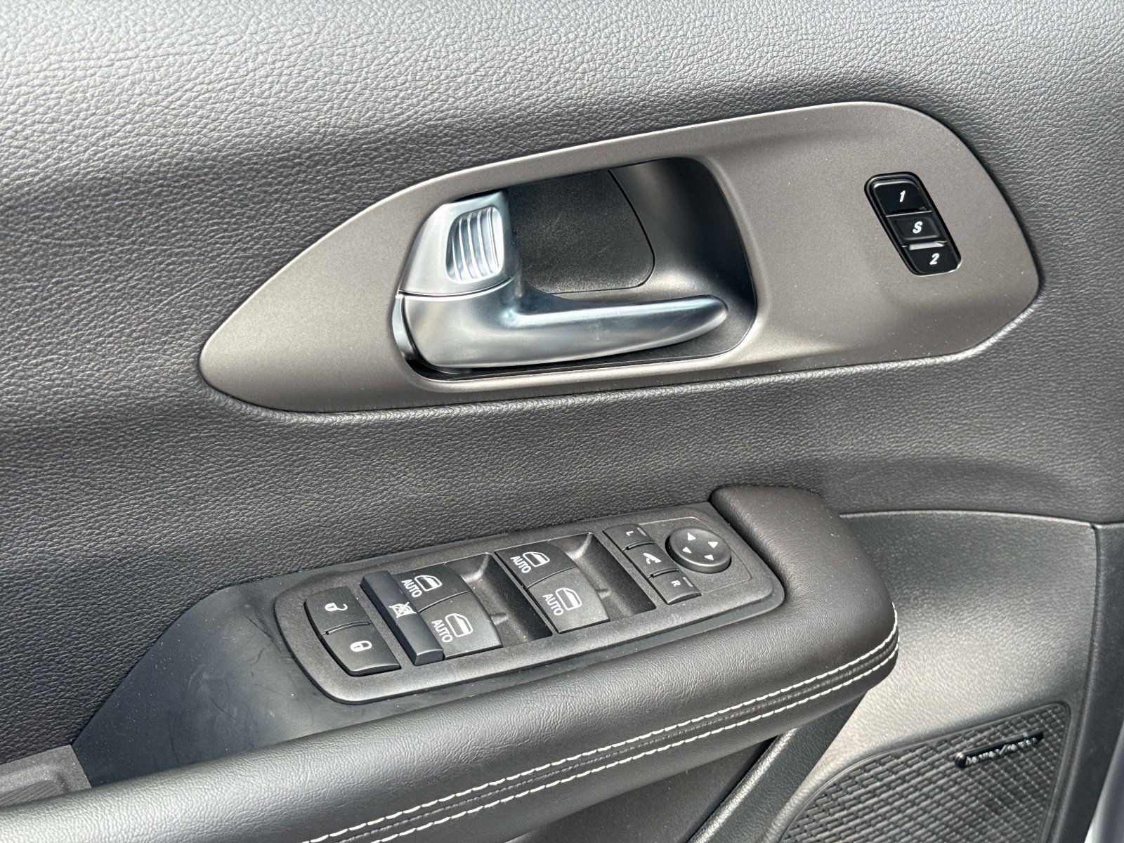 New 2027 Chrysler Pacifica Limited AWD/4WD image 20
