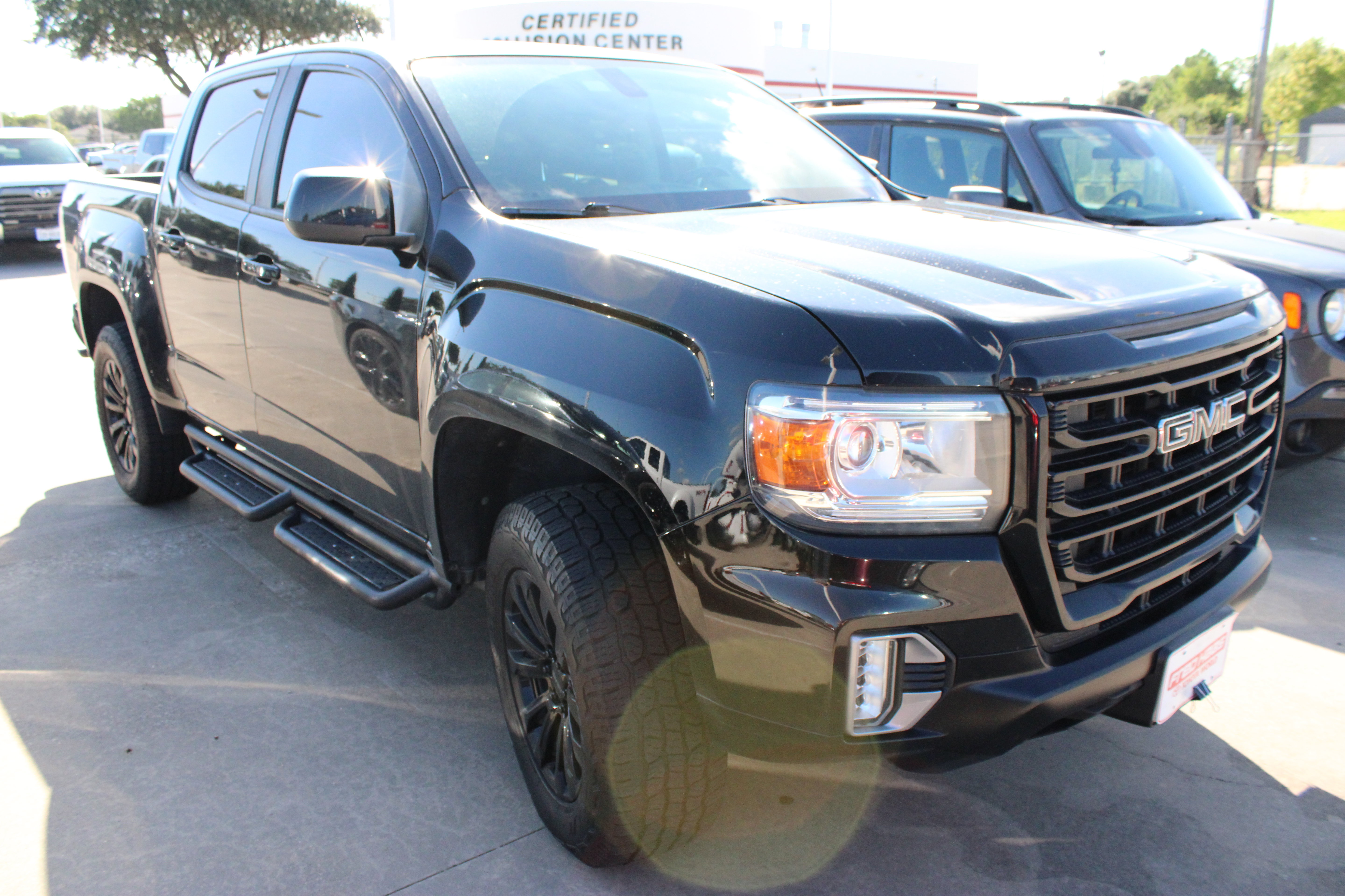 Used 2022 GMC Canyon Elevation w/ Elevation Premium Package RWD image 2