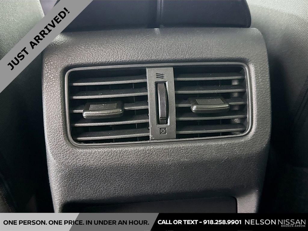 Certified 2022 Nissan Rogue SV image 23