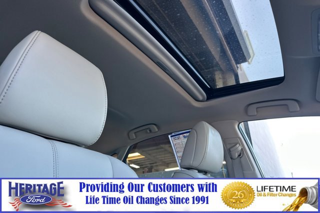 Used 2018 Toyota Avalon XLE Premium w/ Carpet Mat Package FWD image 16