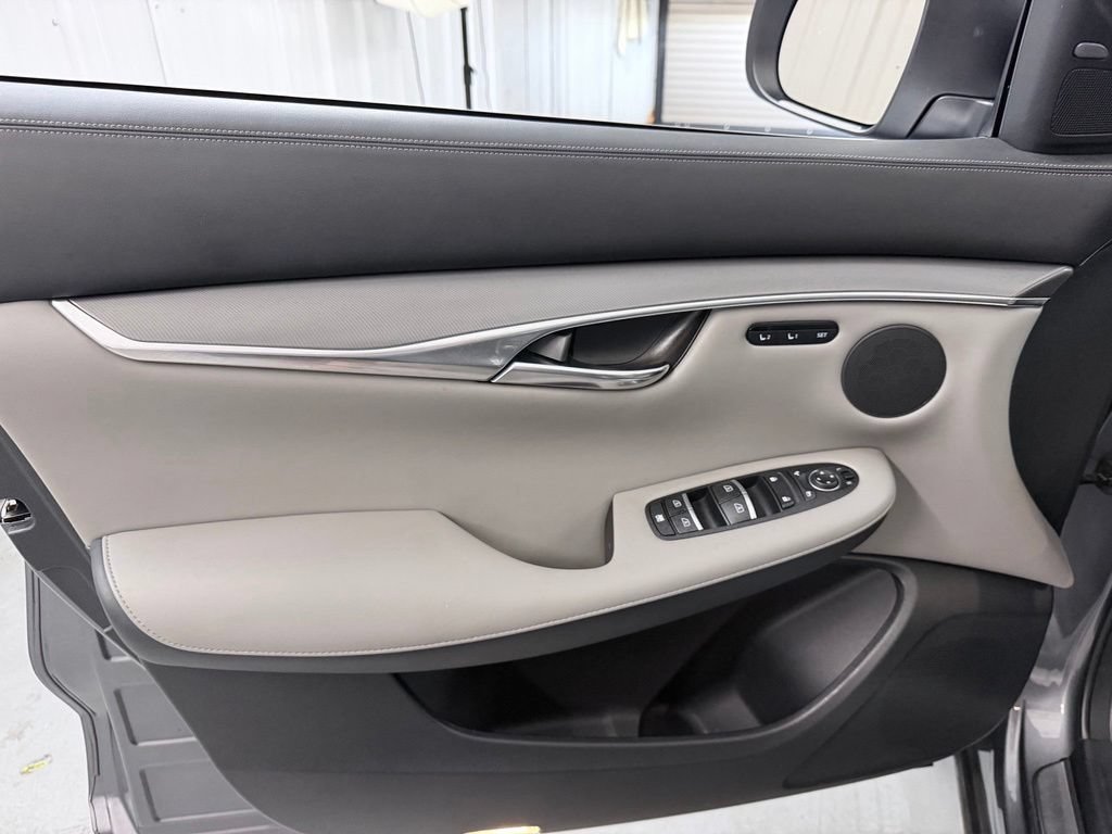 Certified 2023 INFINITI QX50 Luxe FWD image 12