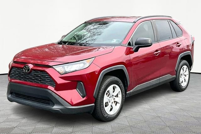 Used 2021 Toyota RAV4 LE image 3