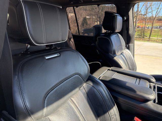 Used 2022 Jeep Grand Wagoneer Series II AWD/4WD image 41