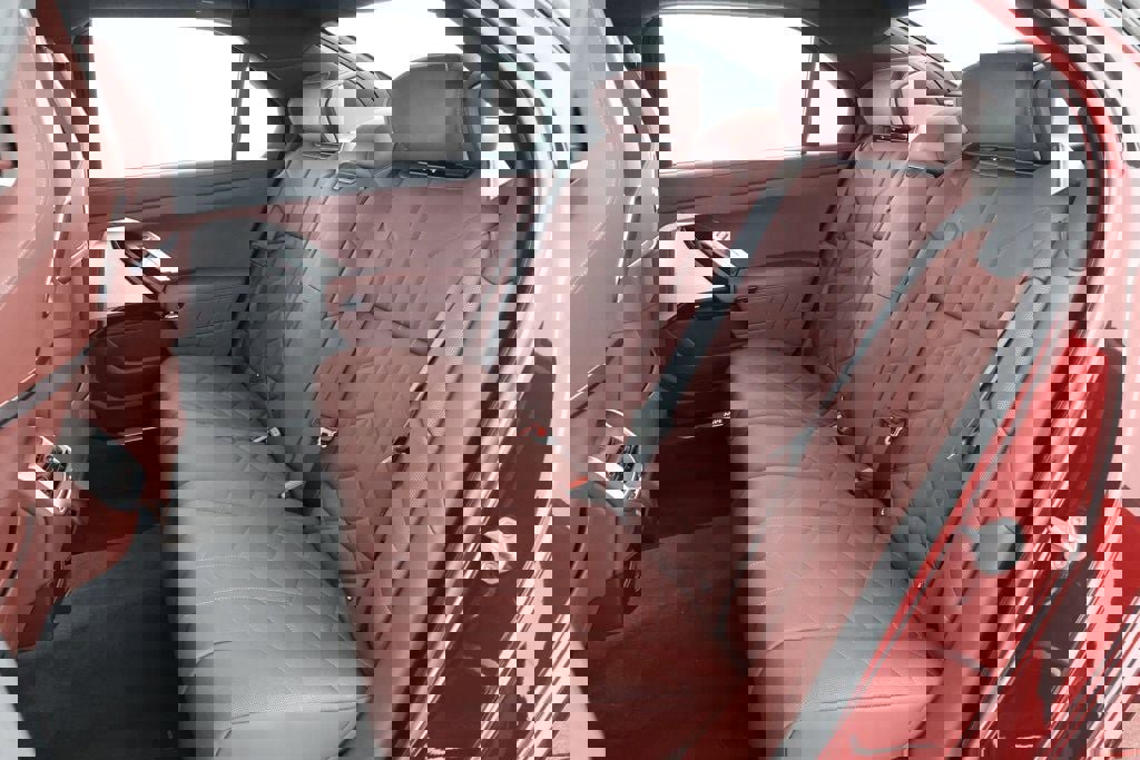 Used 2024 BMW i7 eDrive50 image 22