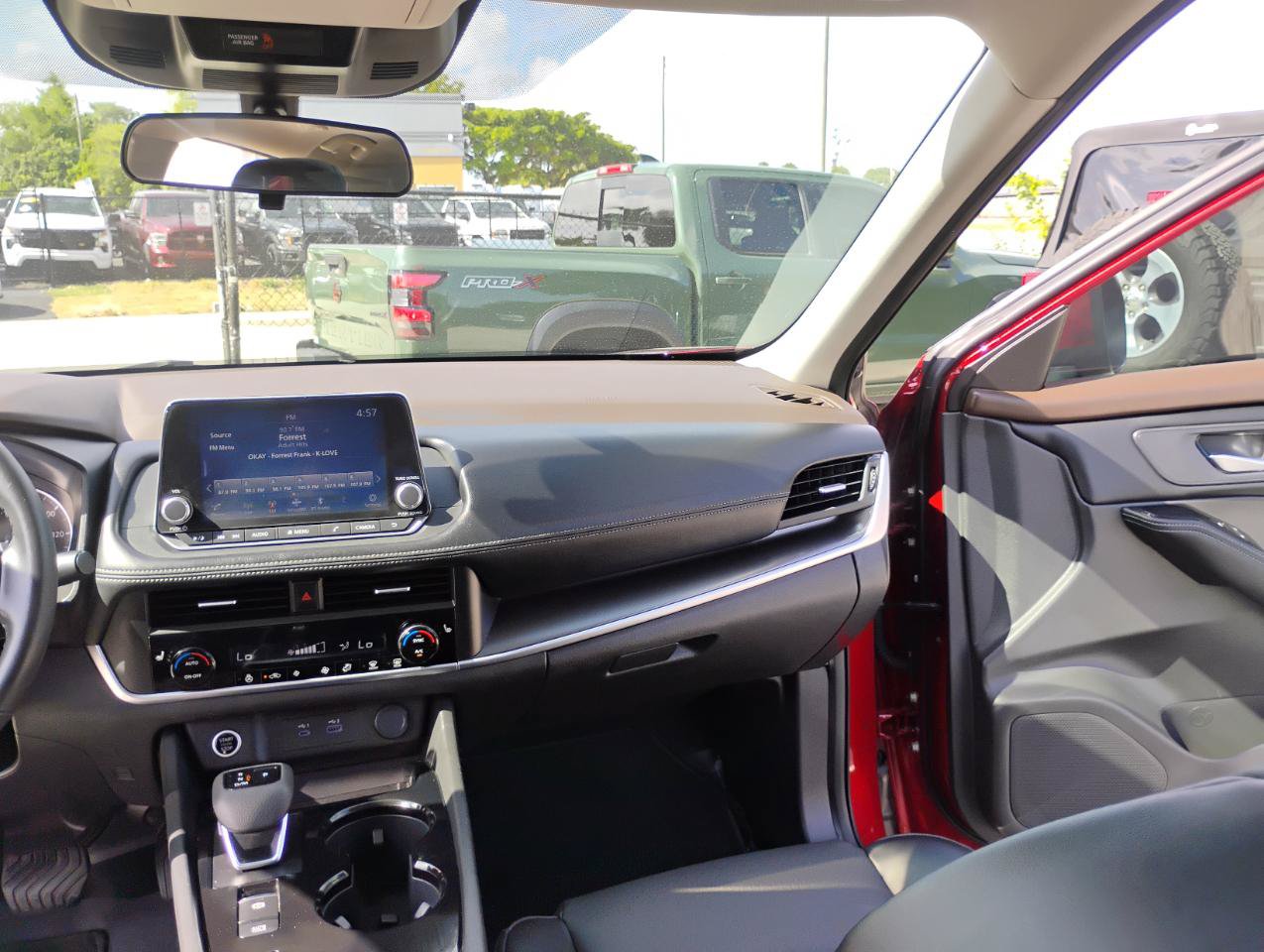 Used 2023 Nissan Rogue SV w/ SV Premium B Package FWD image 58
