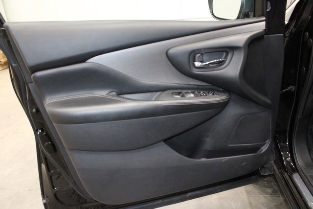 Used 2023 Nissan Murano SV image 16